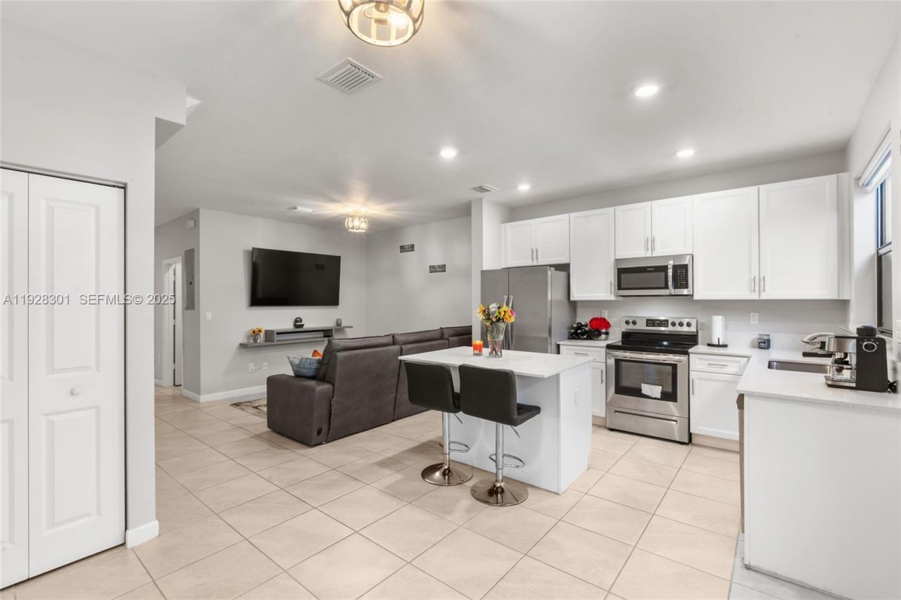 9917 SW 228th Terr, Miami, FL 33190 Photo