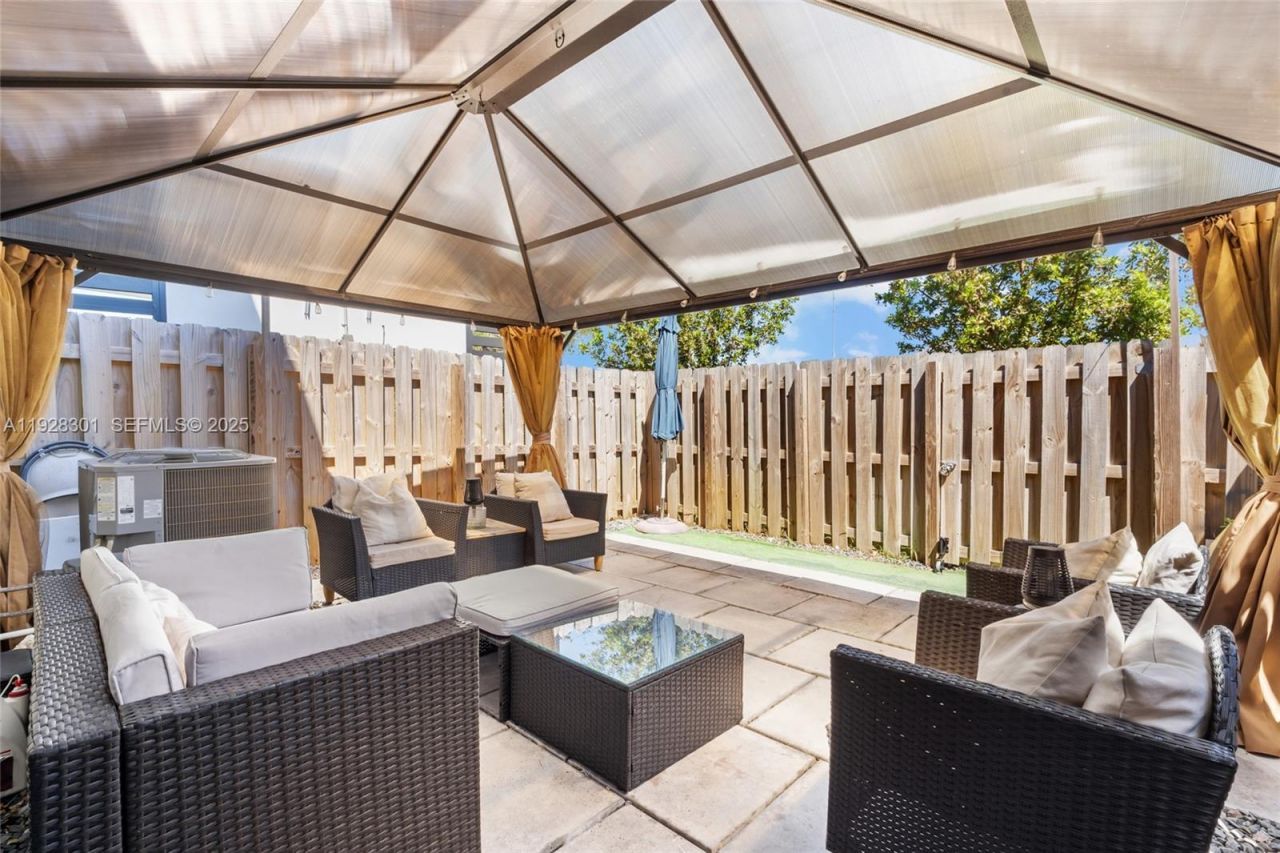 9917 SW 228th Terr, Miami, FL 33190 Photo