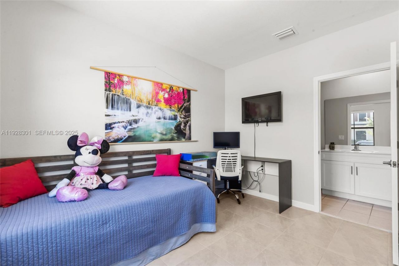 9917 SW 228th Terr, Miami, FL 33190 Photo