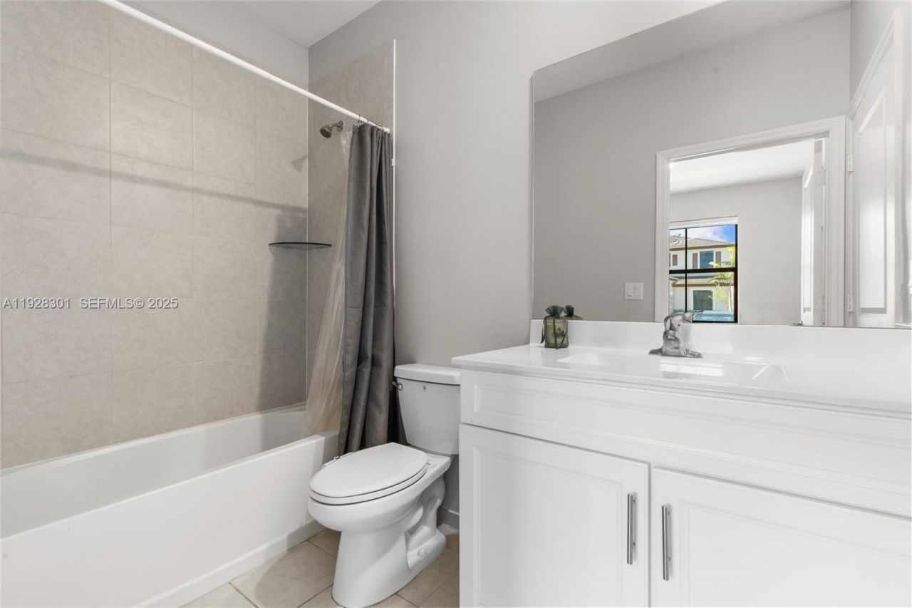 9917 SW 228th Terr, Miami, FL 33190 Photo