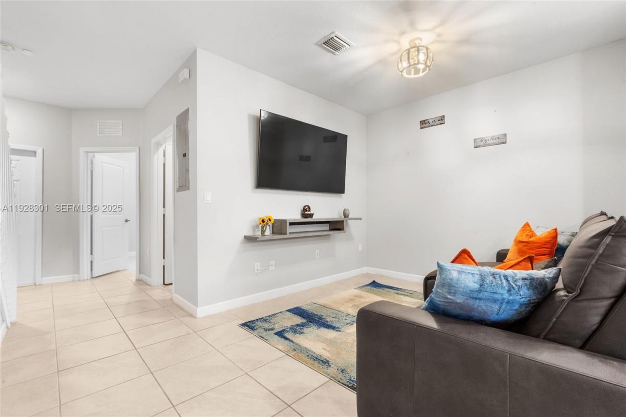 9917 SW 228th Terr, Miami, FL 33190 Photo