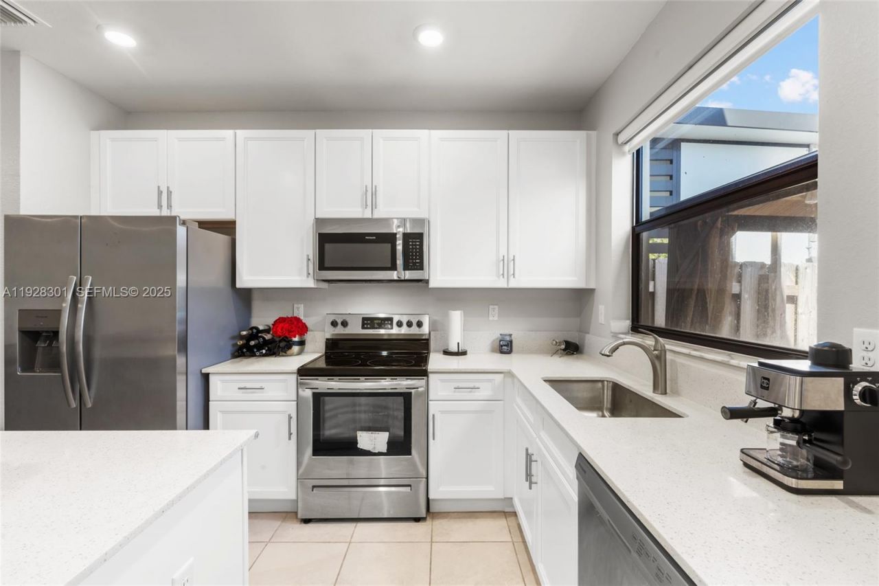 9917 SW 228th Terr, Miami, FL 33190 Photo