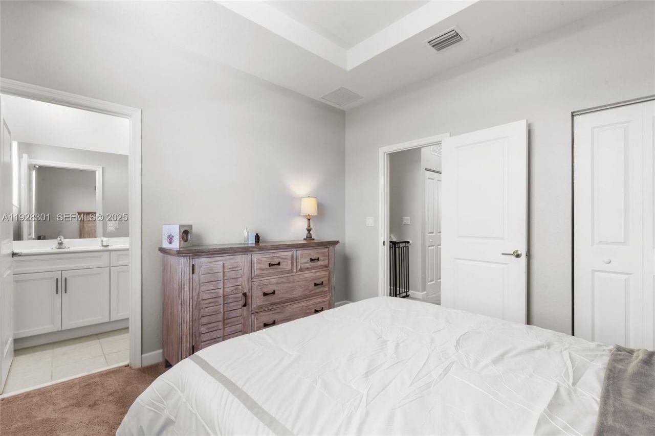 9917 SW 228th Terr, Miami, FL 33190 Photo