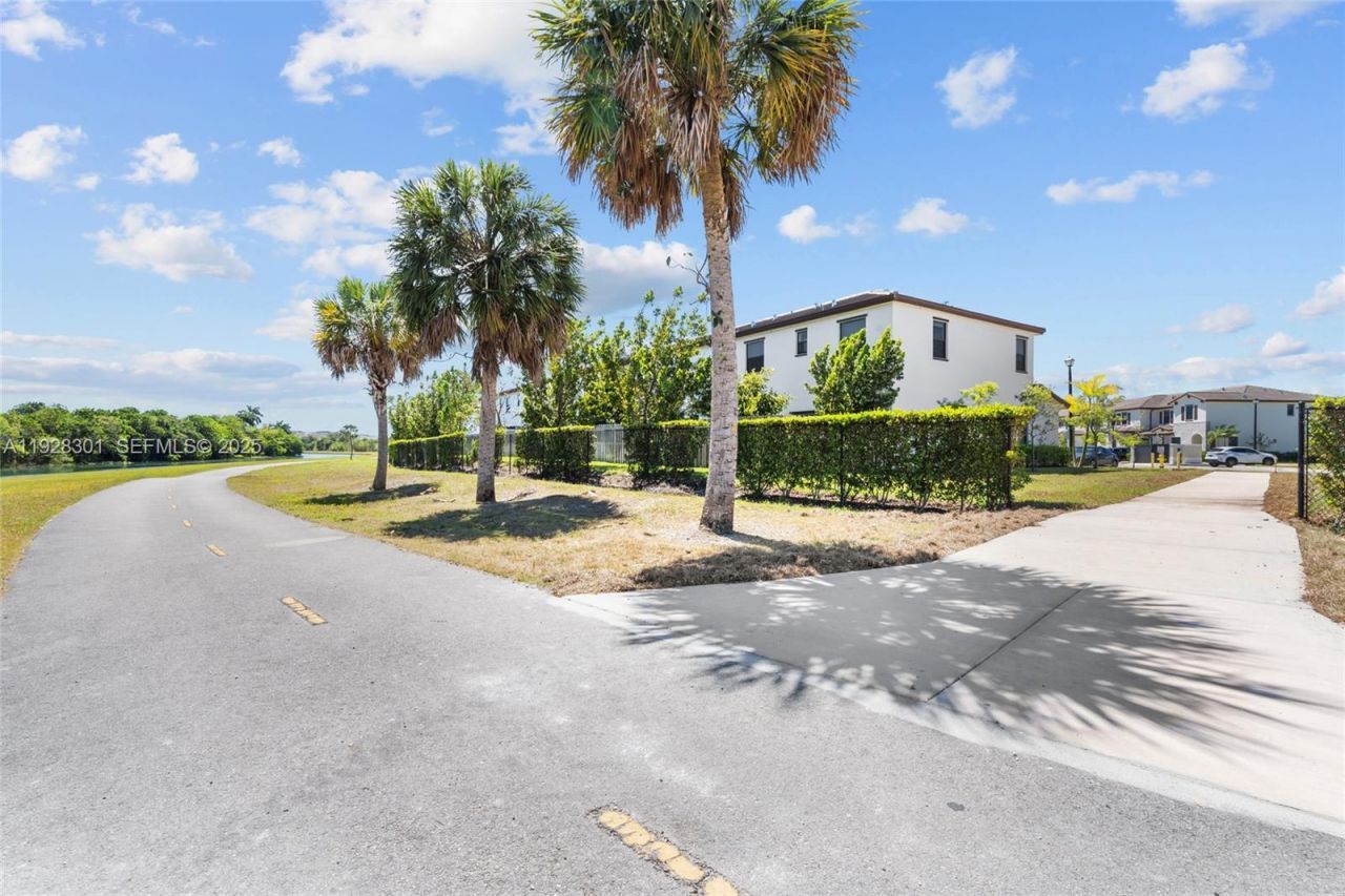 9917 SW 228th Terr, Miami, FL 33190 Photo