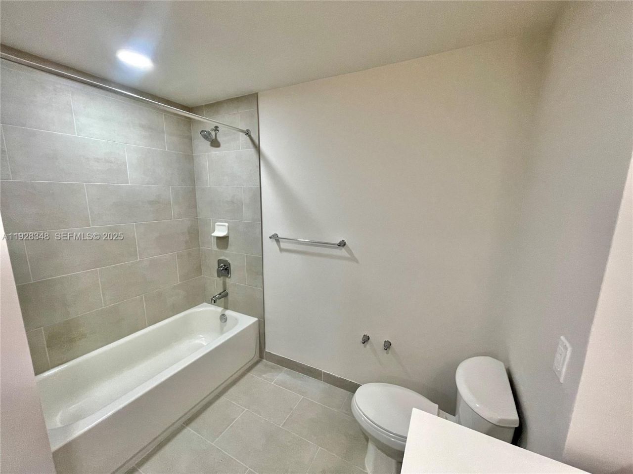 18412 Homestead Ave, Unit 124, Miami, FL 33157 Photo