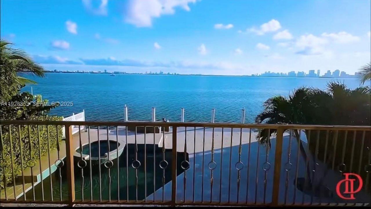 1500 S Treasure Dr, North Bay Village, FL 33141 Photo