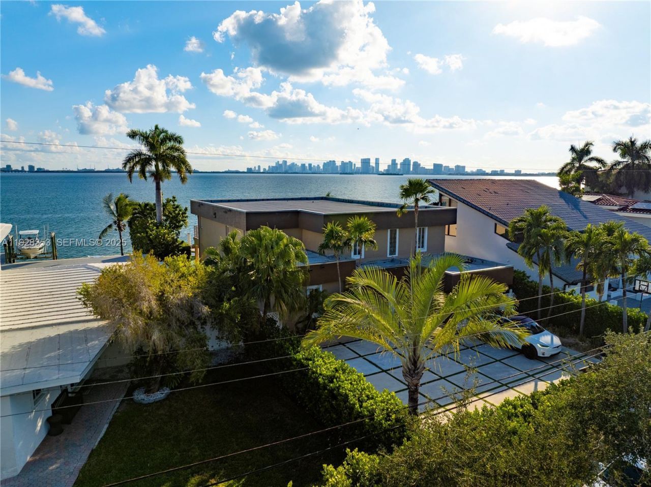 1500 S Treasure Dr, North Bay Village, FL 33141 Photo