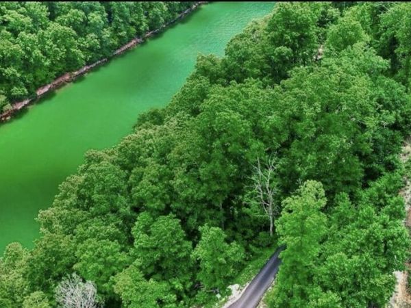 Hiawatha Lane, Caryville, TN 37714