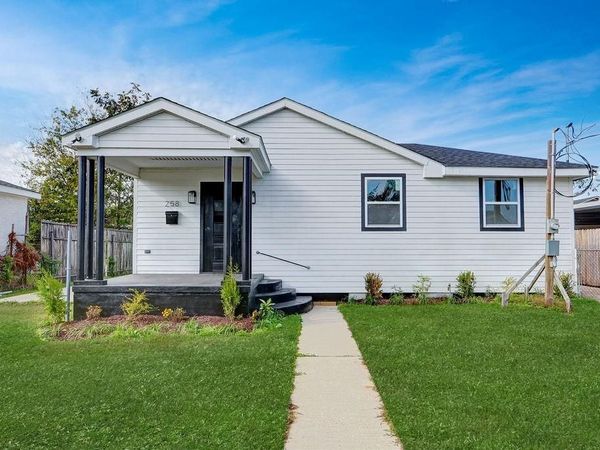 258 EAST Avenue, Harahan, LA 70123
