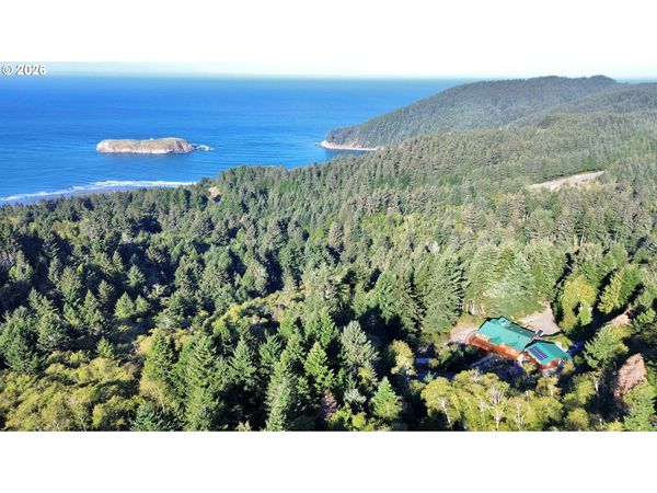 94330 Schreiber DR, Gold Beach, OR 97444