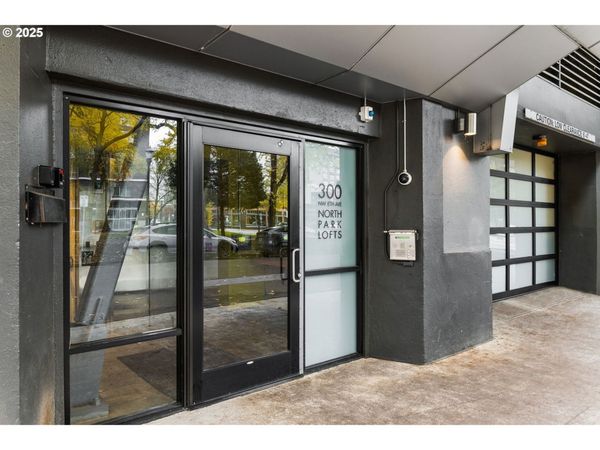 300 NW 8TH AVE, Unit 601, Portland, OR 97209