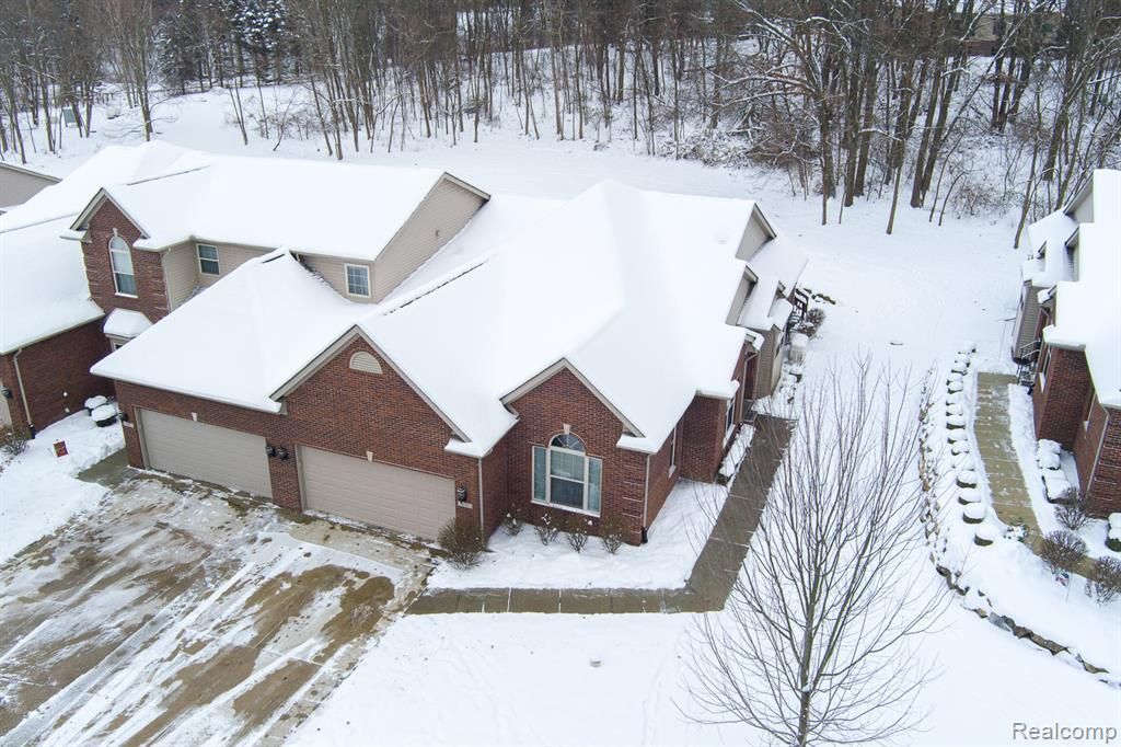 9573 Kingsway Circle, Springfield Township, MI 48348 Main Photo