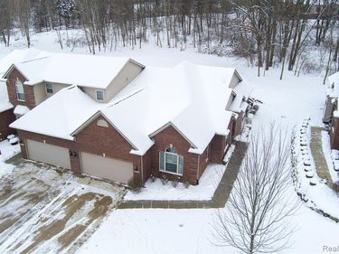 9573 Kingsway Circle, Springfield Twp, MI 48348