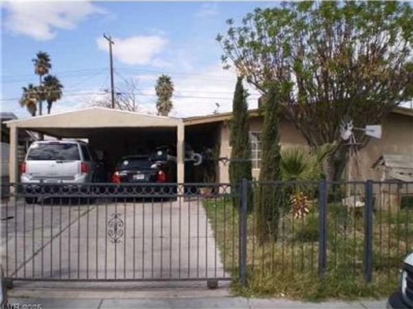 717 N Bruce Street , Las Vegas, NV 89101