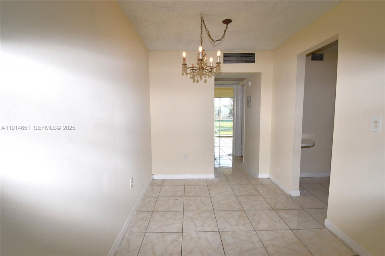 130 NE 202nd Ter, Unit S21, Miami Gardens, FL 33179 Photo