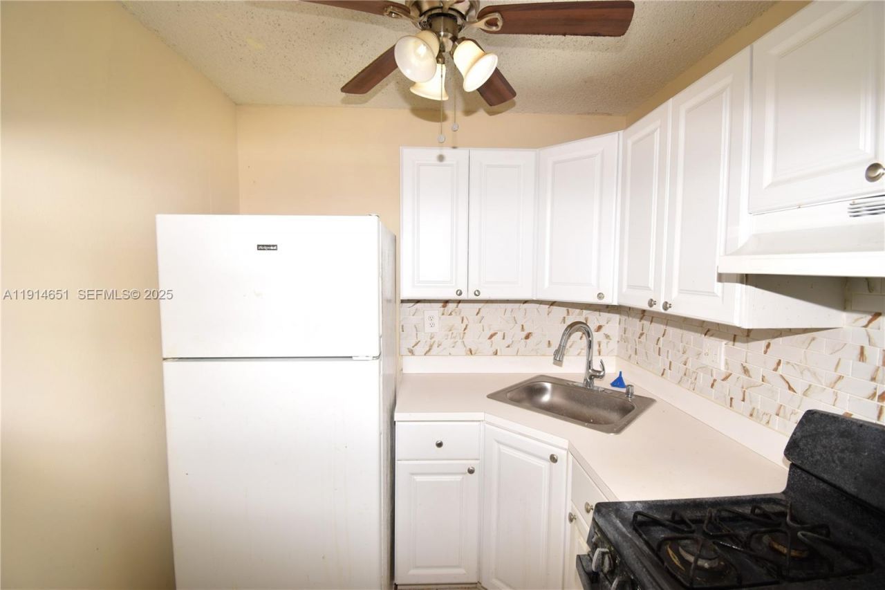 130 NE 202nd Ter, Unit S21, Miami Gardens, FL 33179 Photo