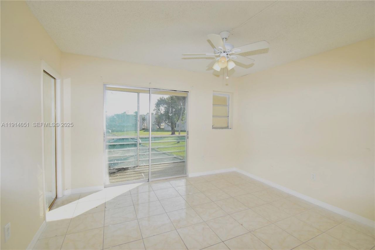 130 NE 202nd Ter, Unit S21, Miami Gardens, FL 33179 Photo