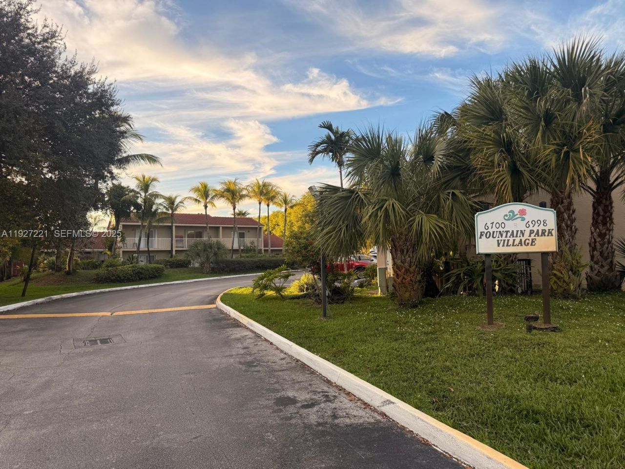 6864 NW 166th Ter, Unit 903, Miami Lakes, FL 33014 Photo