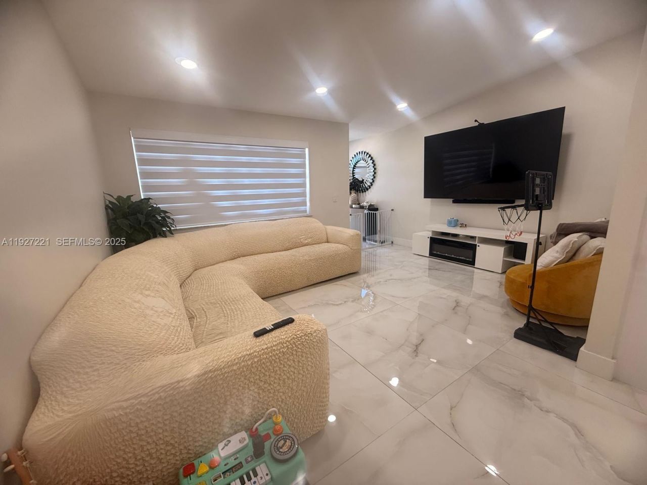6864 NW 166th Ter, Unit 903, Miami Lakes, FL 33014 Photo