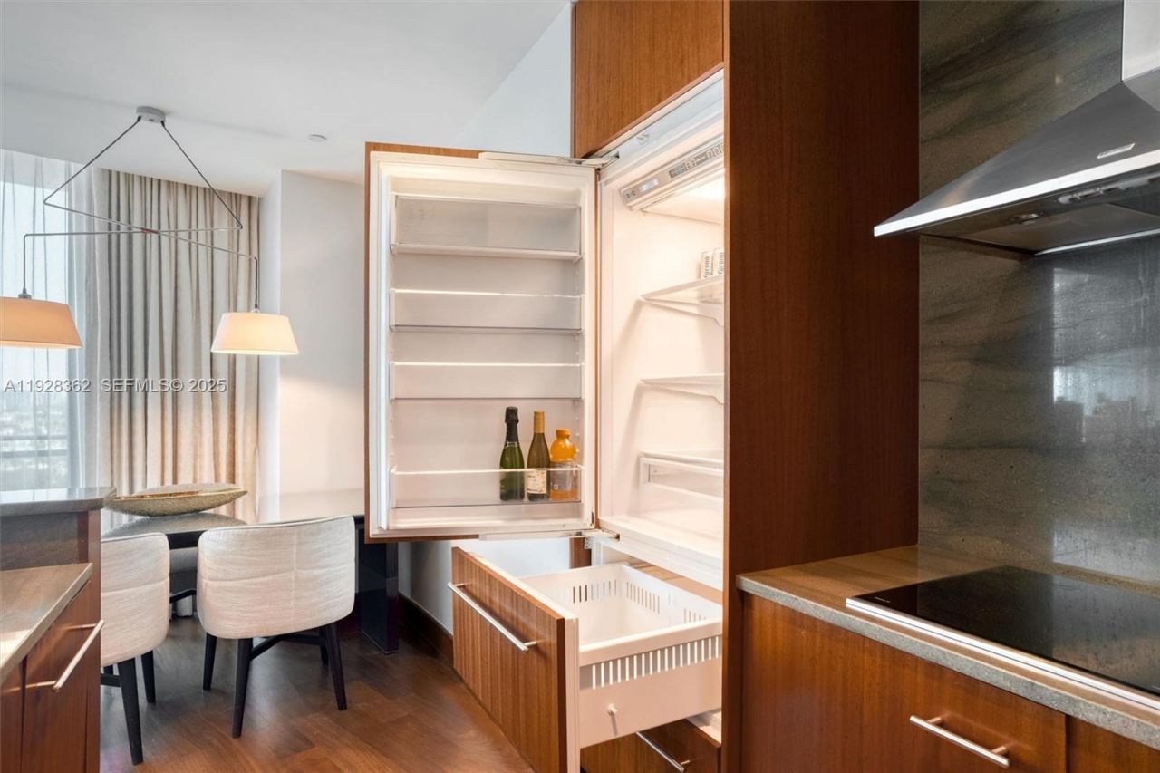 10295 Collins Ave., Unit 1014, Bal Harbour, FL 33154 Photo