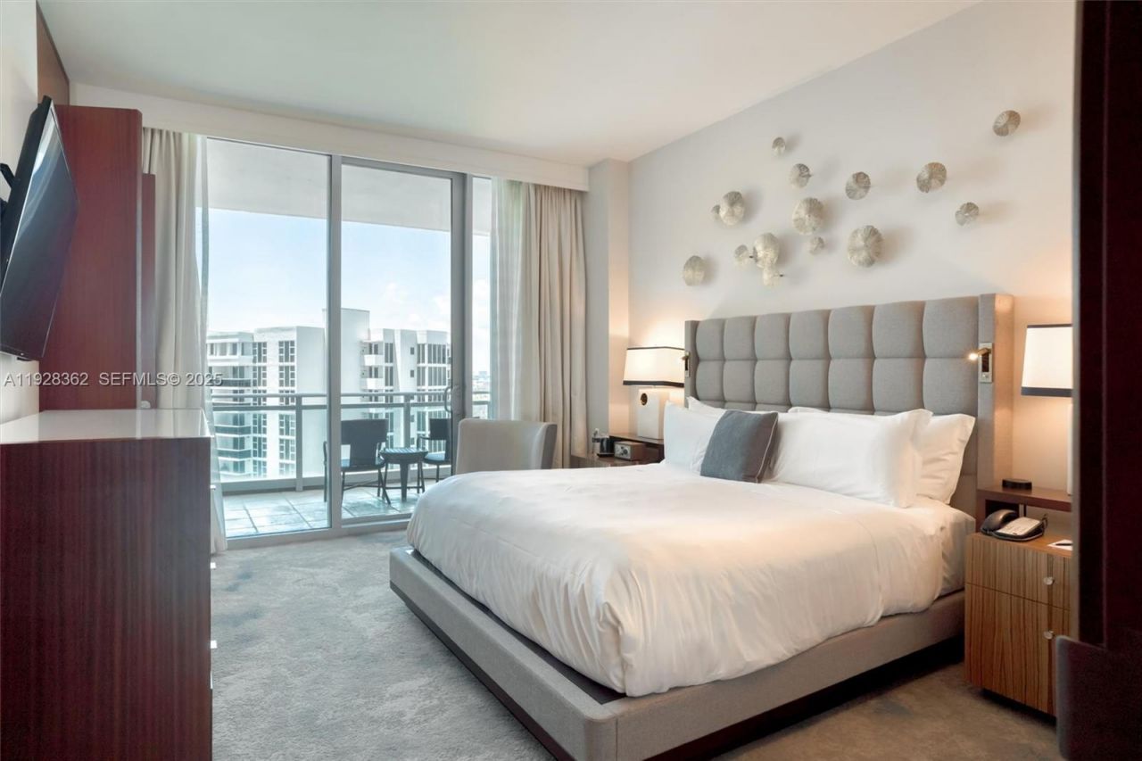 10295 Collins Ave., Unit 1014, Bal Harbour, FL 33154 Photo