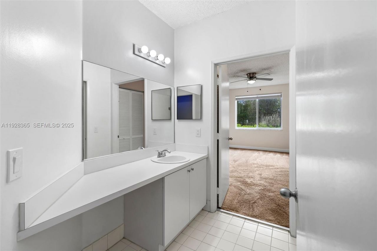 6976 SW 39th St, Unit G102, Davie, FL 33314 Photo