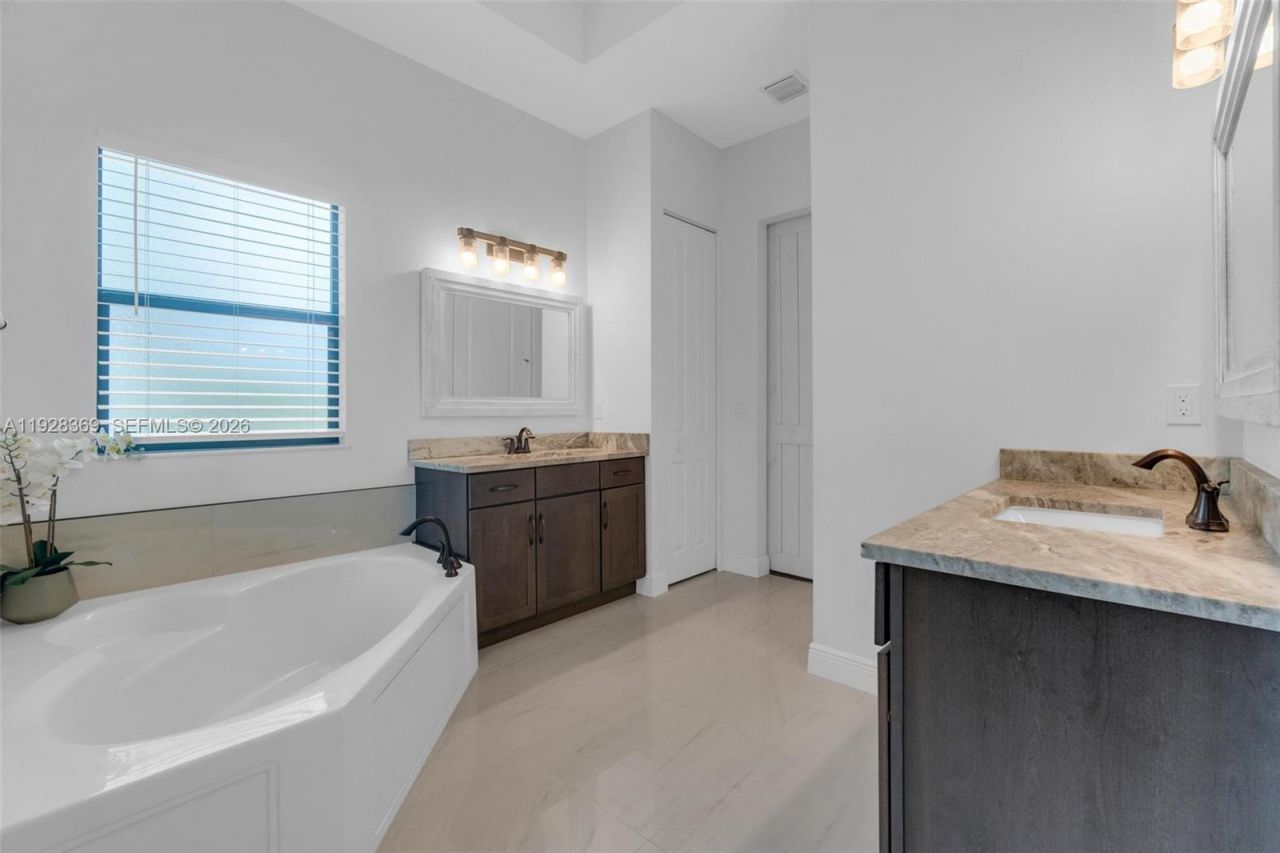 17924 N 68th St N, Loxahatchee, FL 33470 Photo