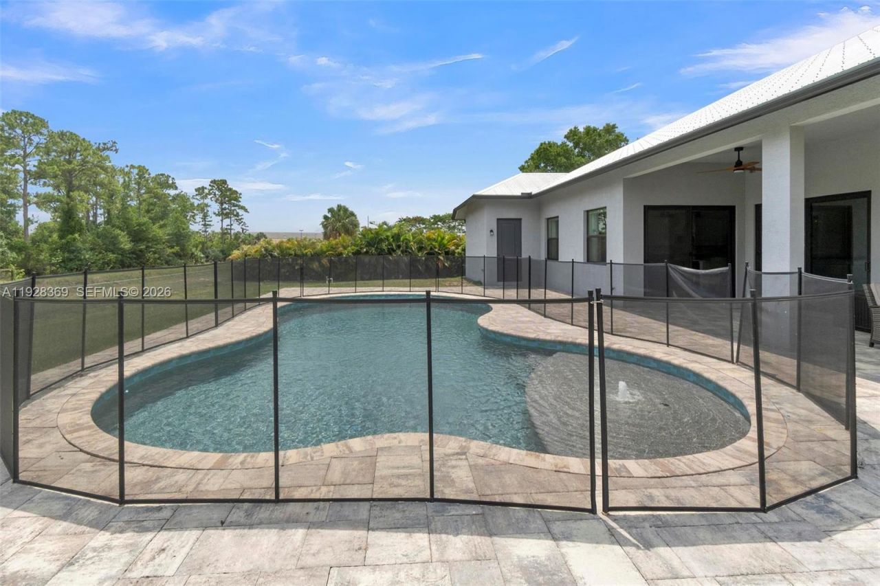 17924 N 68th St N, Loxahatchee, FL 33470 Photo