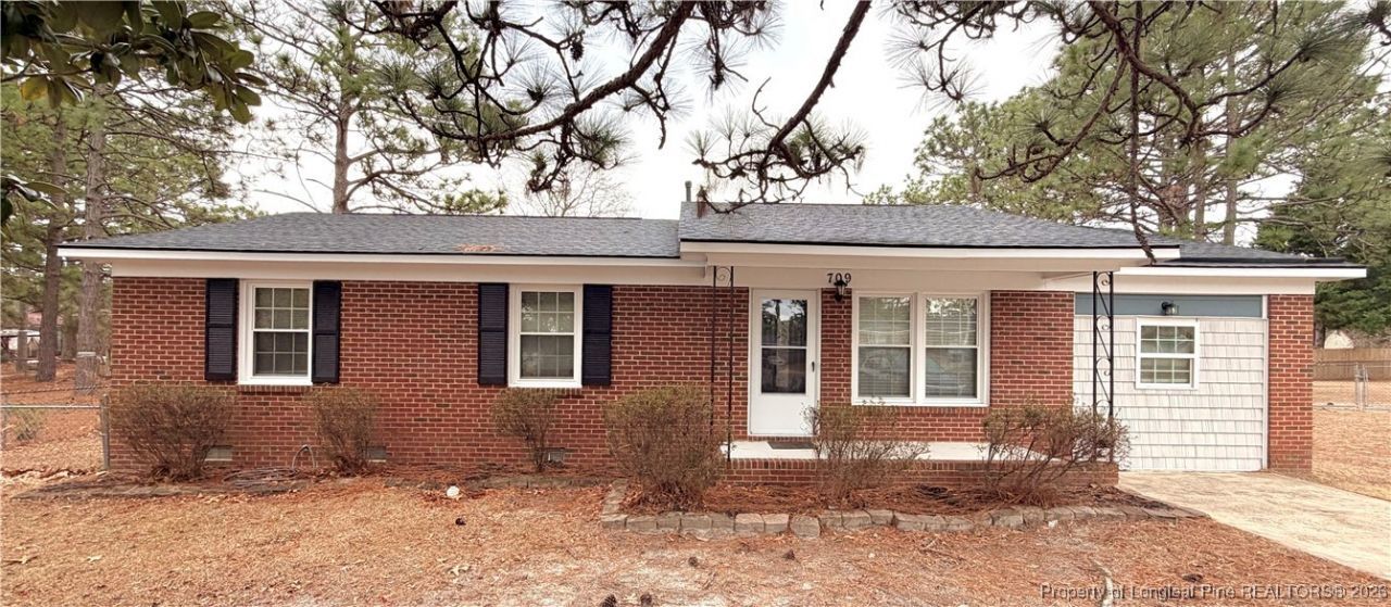 709 Bluestone Lane, Fayetteville, NC 28311 Main Photo