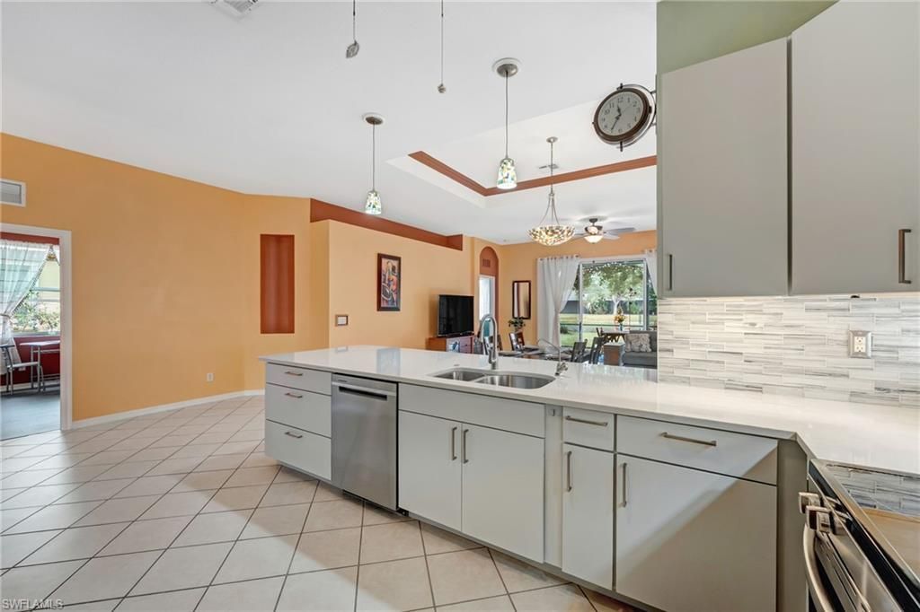 2549 Deerfield Lake Ct, Cape Coral, FL 33909 Photo