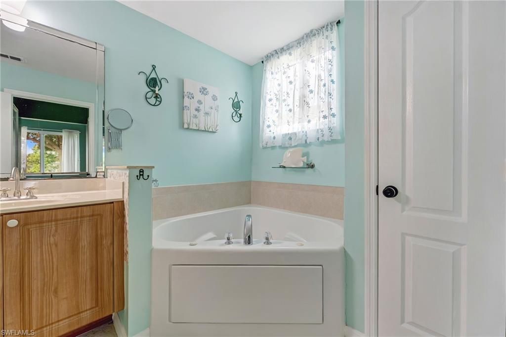 2549 Deerfield Lake Ct, Cape Coral, FL 33909 Photo