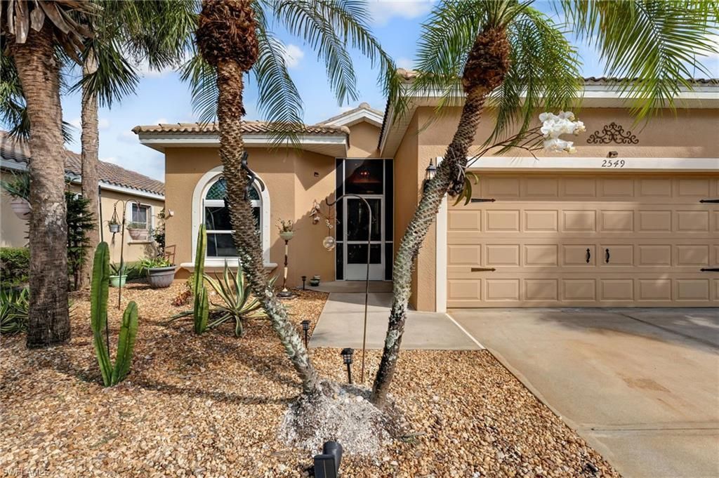 2549 Deerfield Lake Ct, Cape Coral, FL 33909 Photo