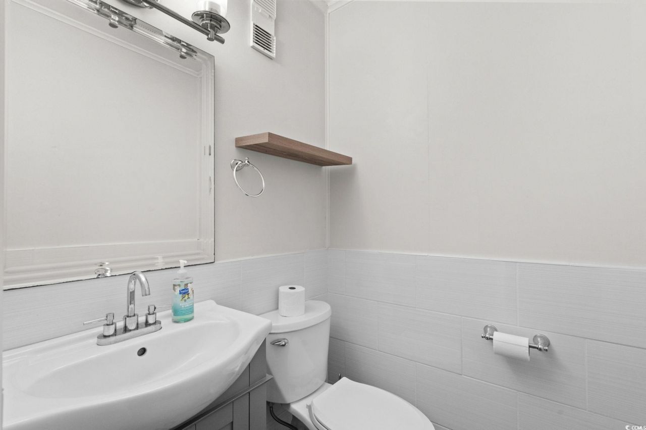 9501 Shore Dr. Photo 28