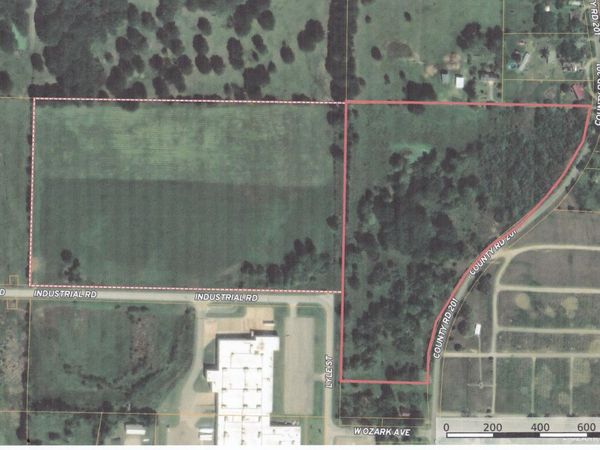 000 N Jefferson, Ava, MO 65608