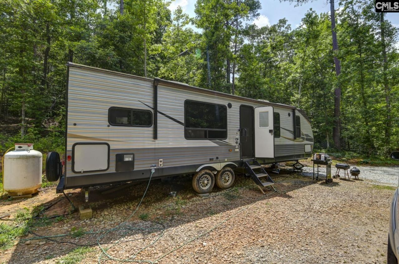 100 Bishop Lane  Photo 9