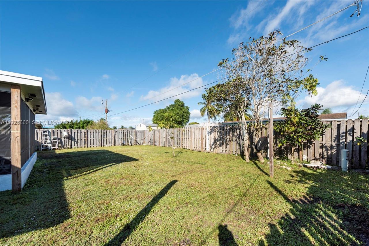 9331 NW 24th Pl, Sunrise, FL 33322 Photo