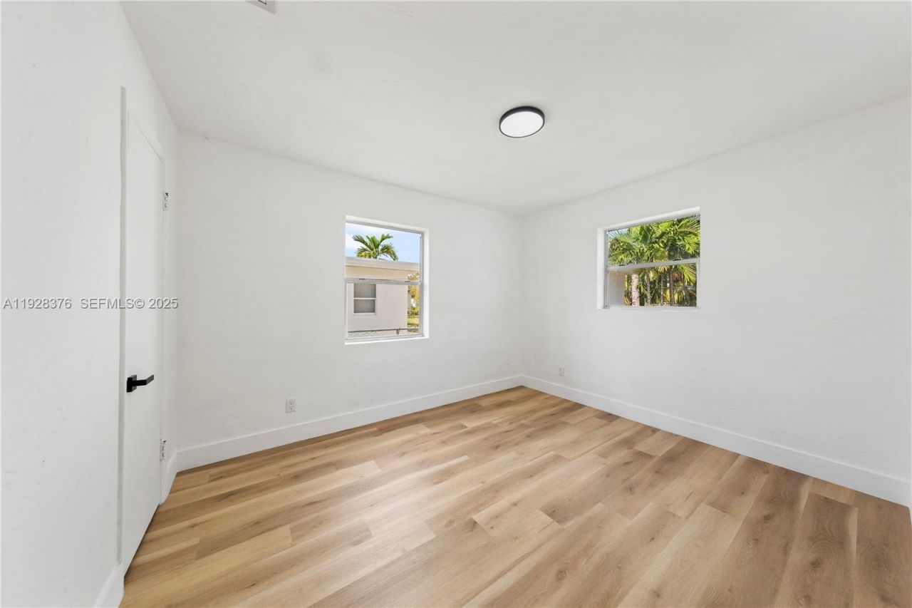 608 NW 6th Ct, Hallandale Beach, FL 33009 Photo