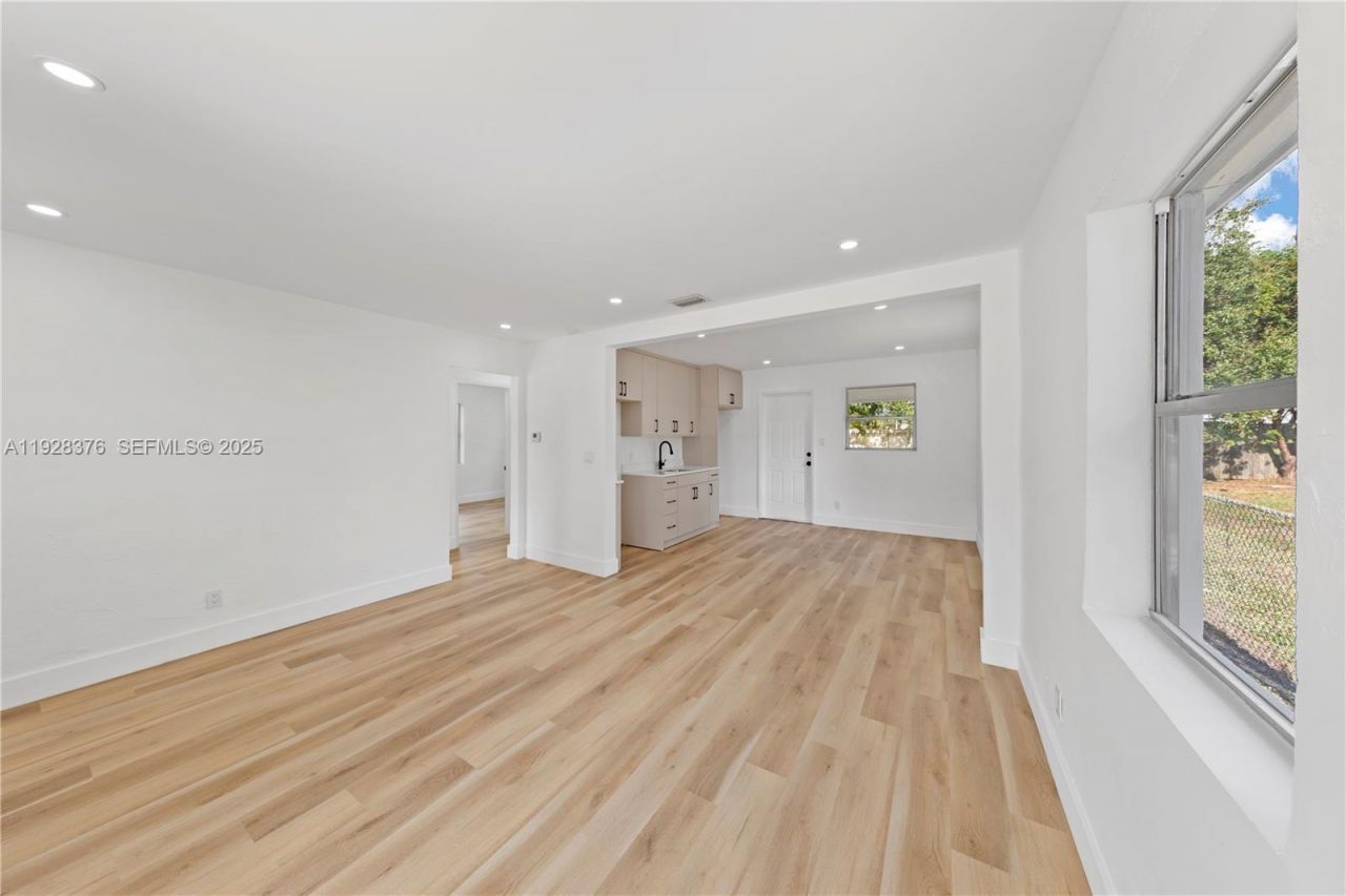 608 NW 6th Ct, Hallandale Beach, FL 33009 Photo