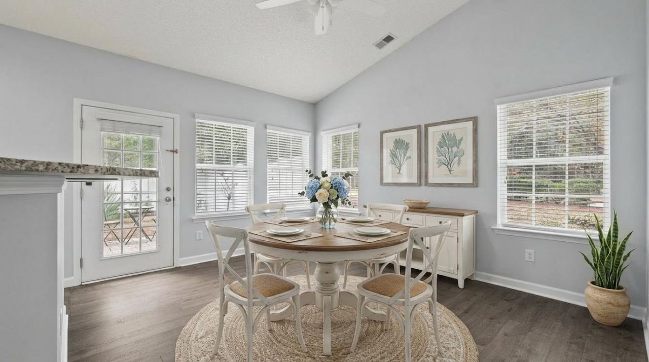 152 Rose Water Loop Photo 10