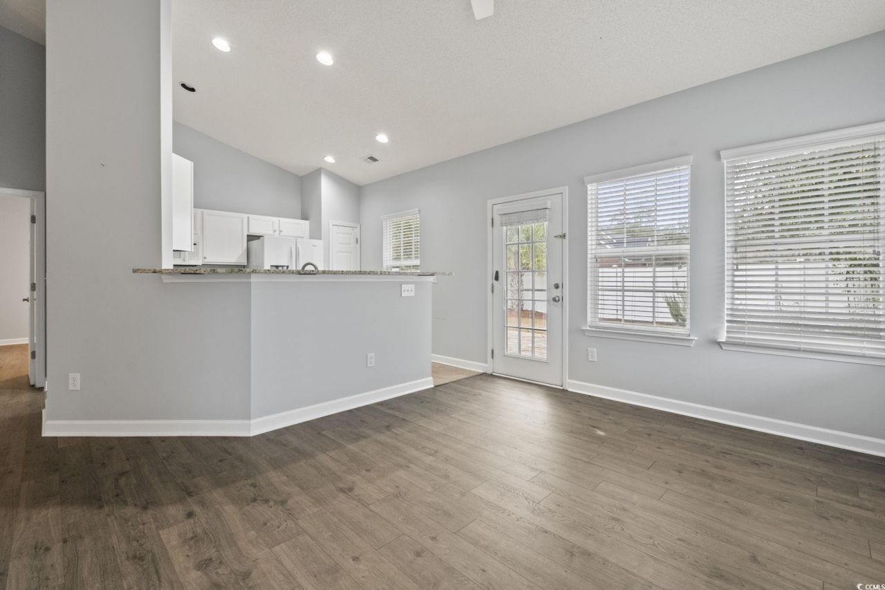 152 Rose Water Loop Photo 10