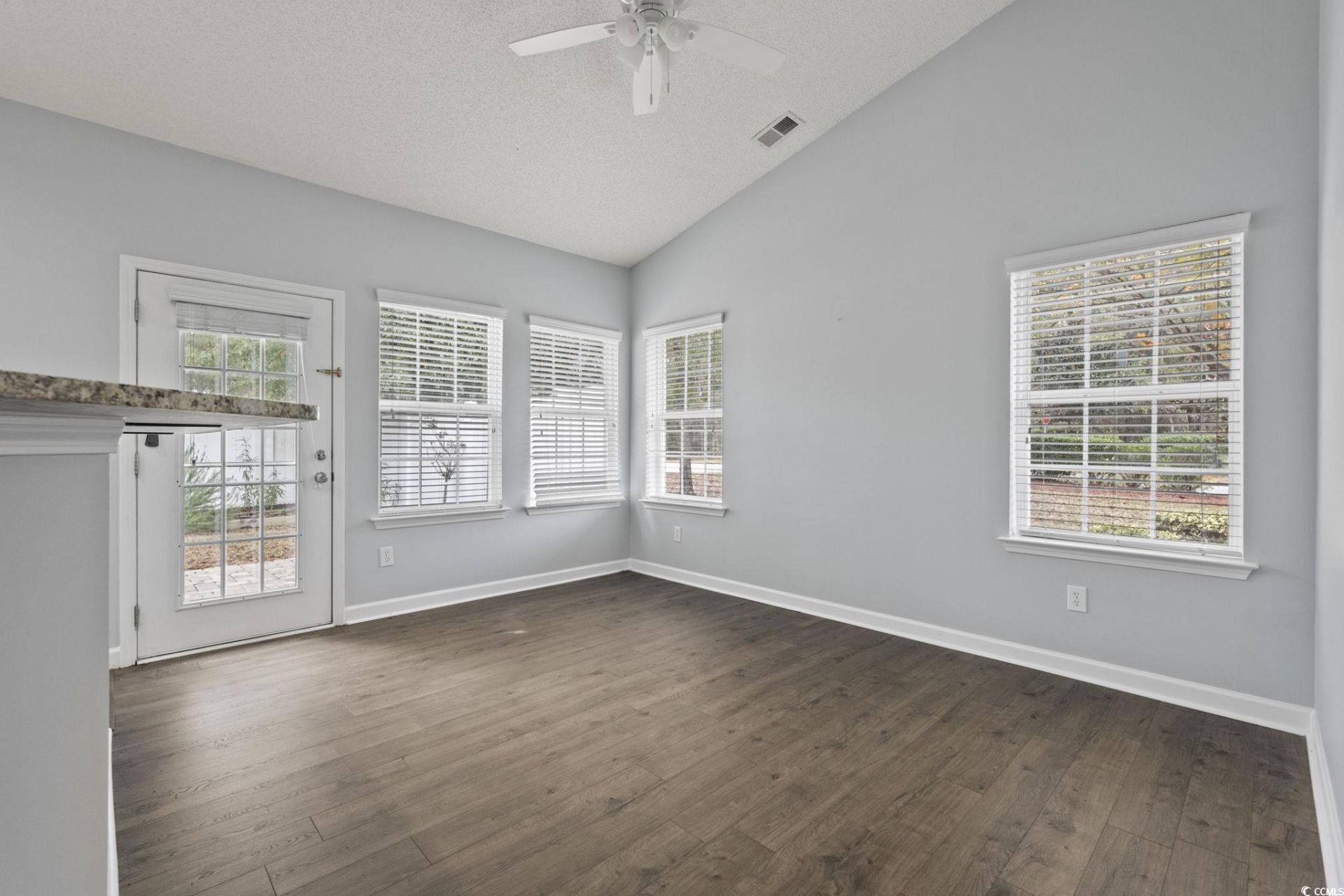 152 Rose Water Loop Photo 11