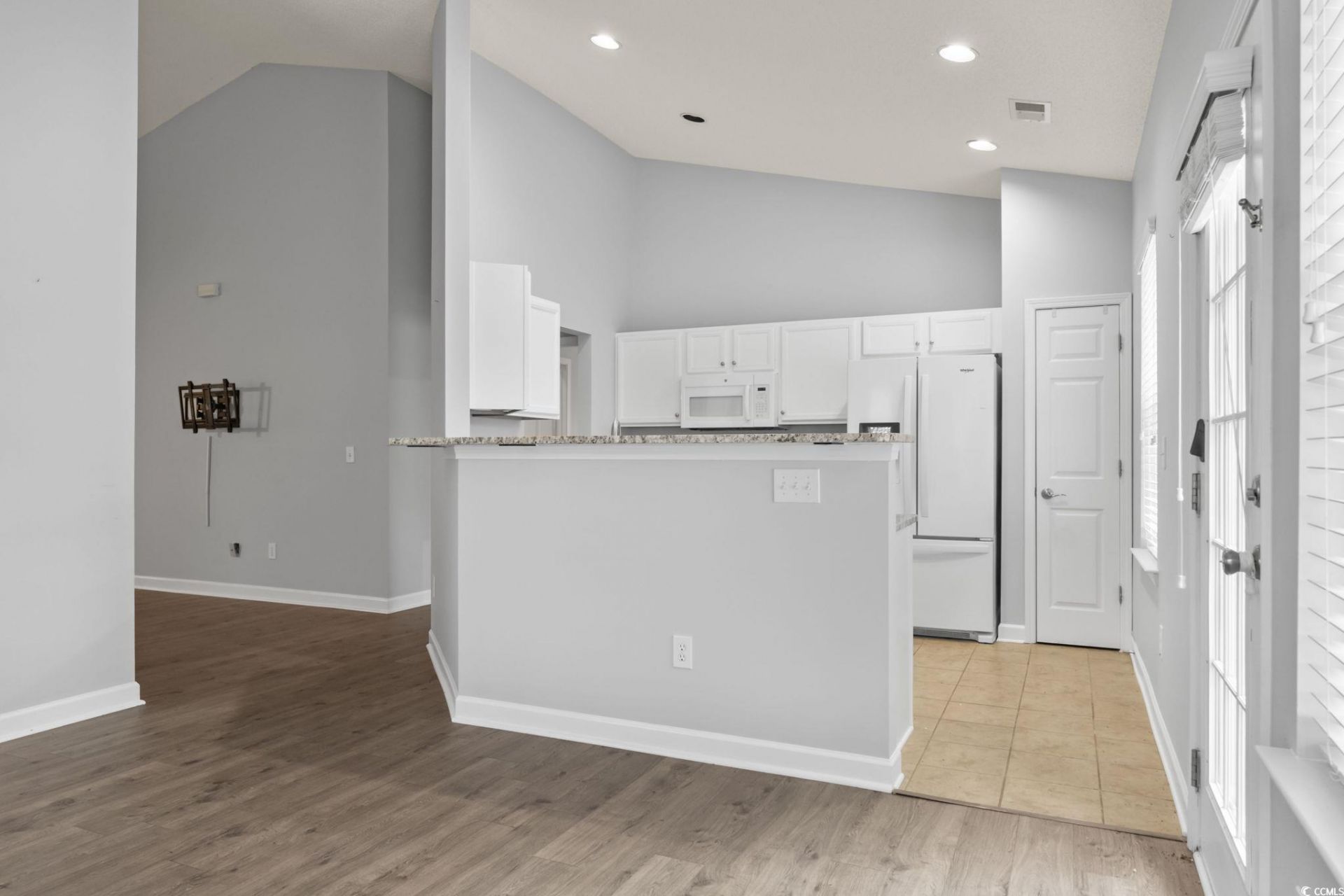 152 Rose Water Loop Photo 15