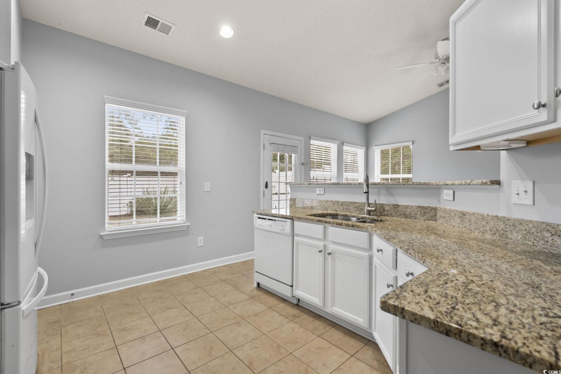 152 Rose Water Loop Photo 19