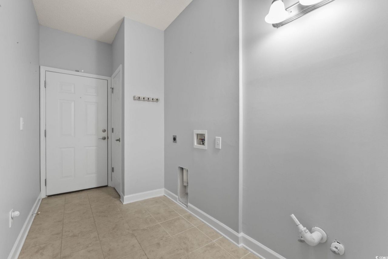 152 Rose Water Loop Photo 27