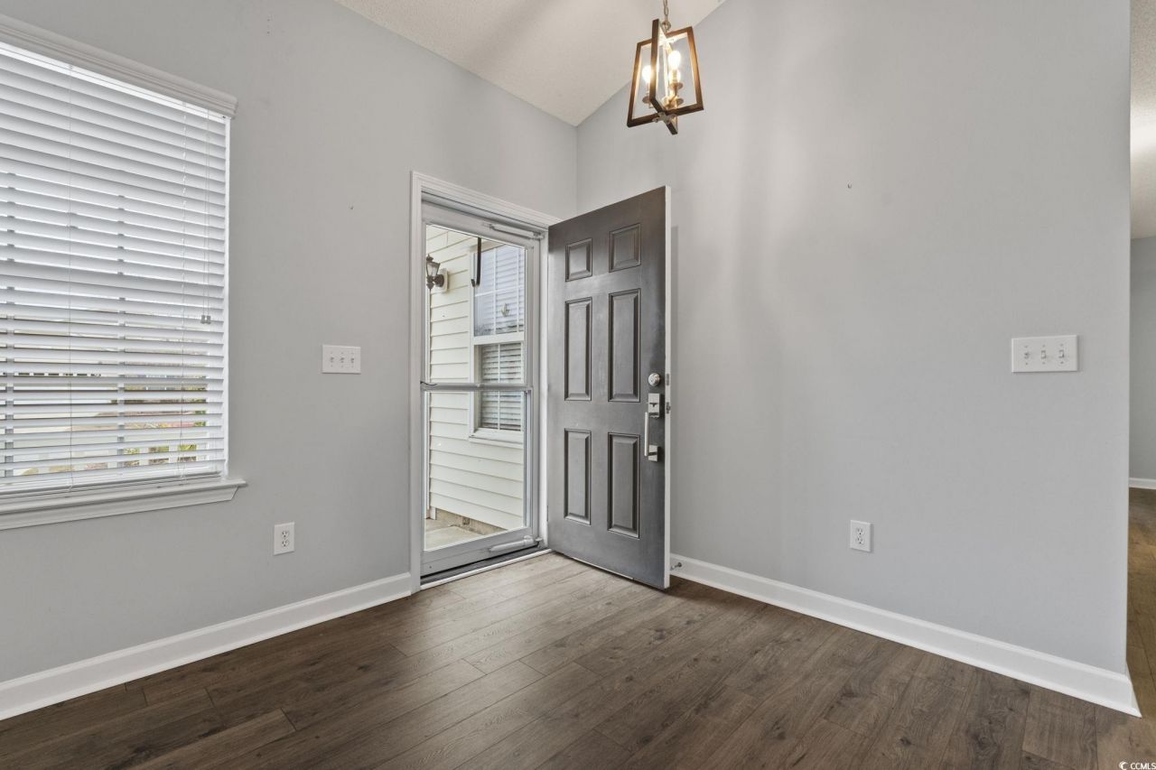 152 Rose Water Loop Photo 4