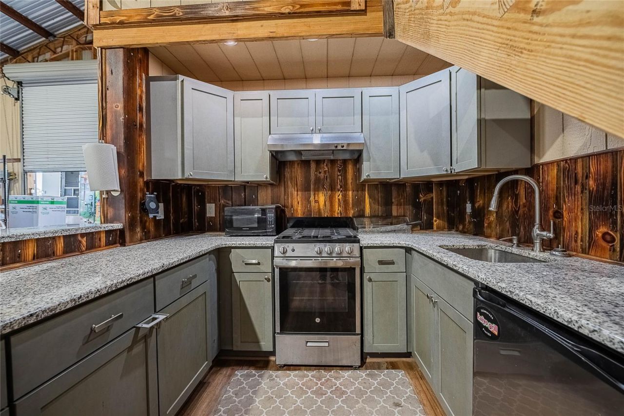 2424 Burns Avenue, Lake Wales, FL 33898 Photo