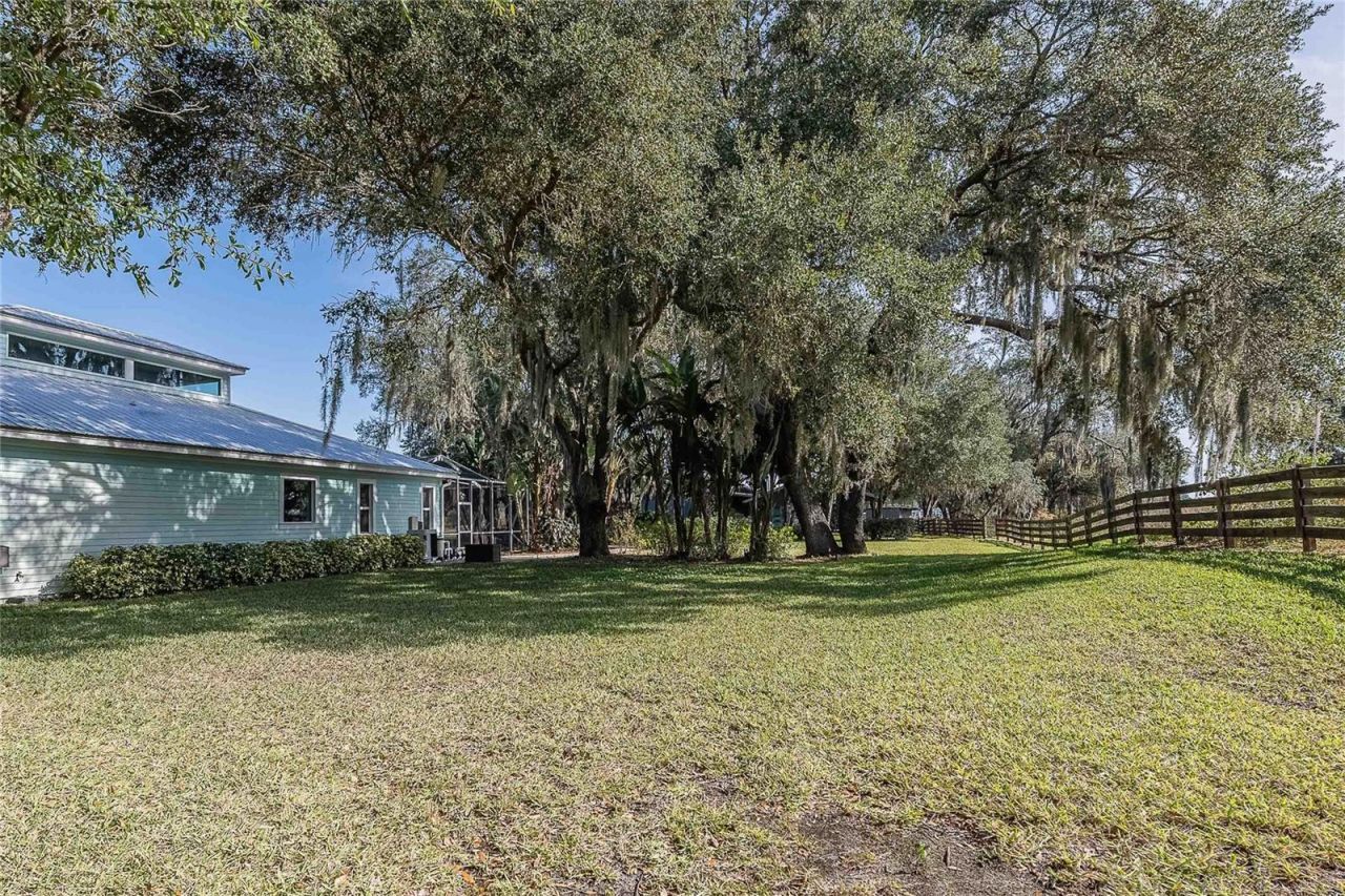 2424 Burns Avenue, Lake Wales, FL 33898 Photo