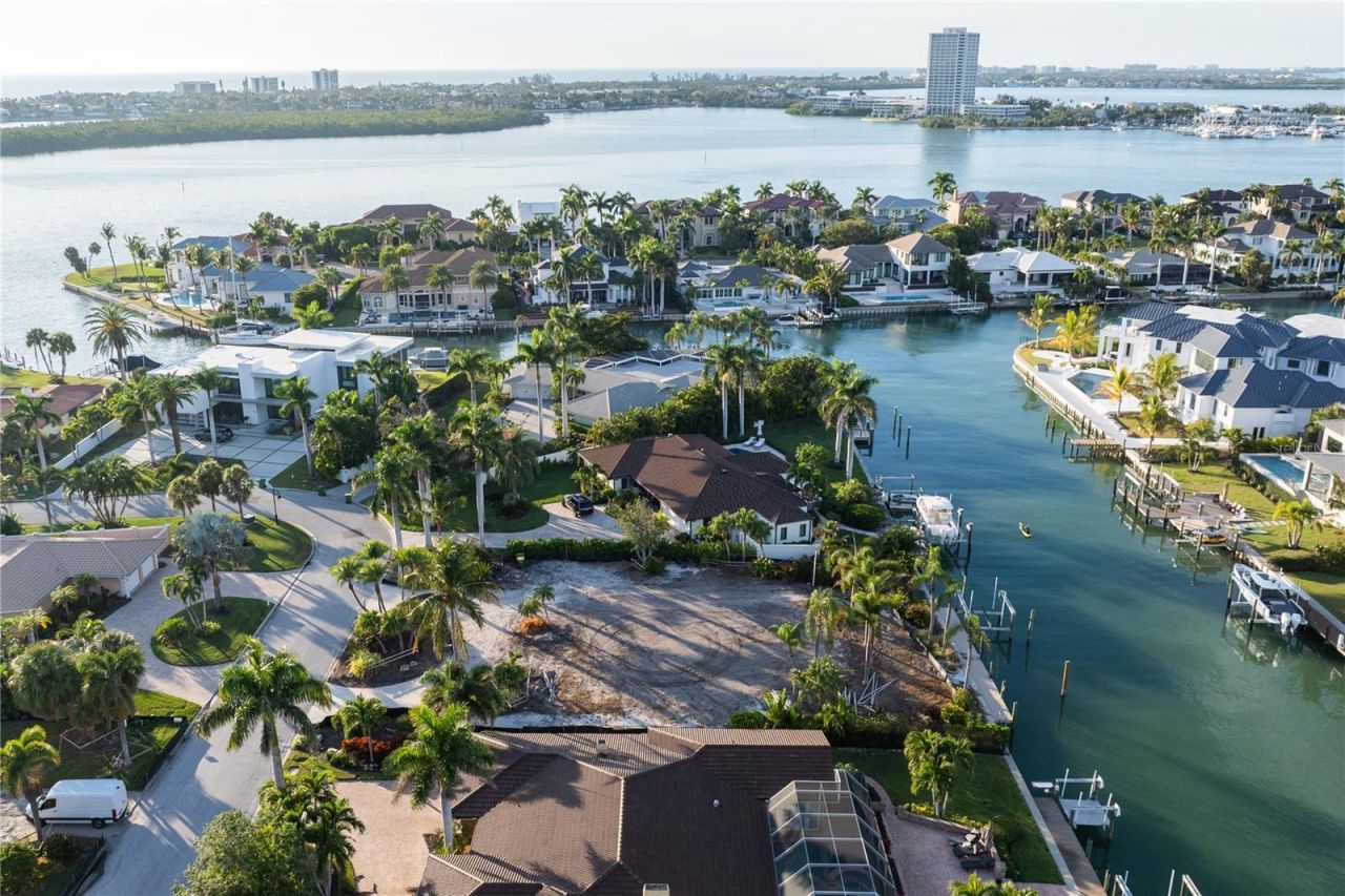 526 N Spoonbill Drive, Sarasota, FL 34236 Photo