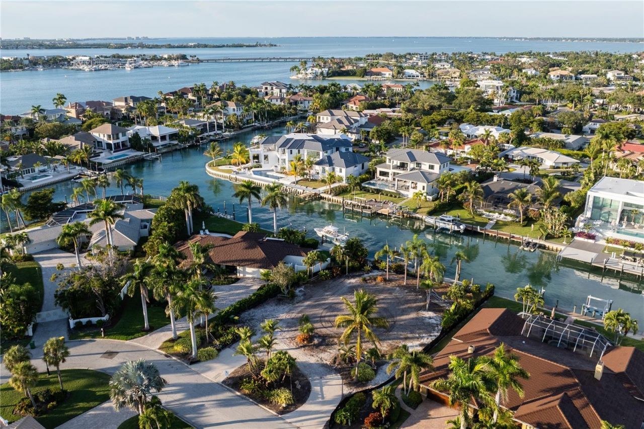 526 N Spoonbill Drive, Sarasota, FL 34236 Photo