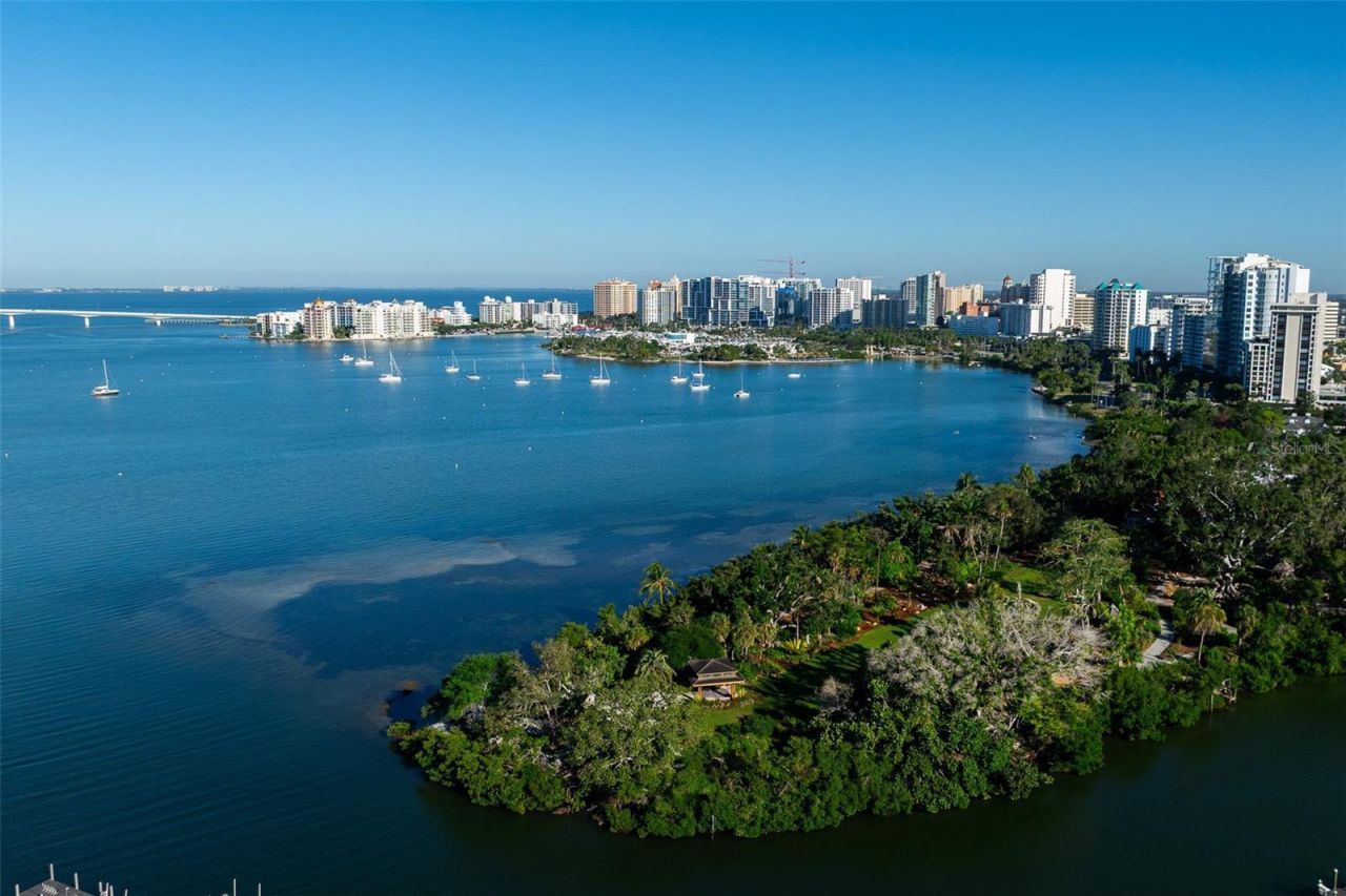 526 N Spoonbill Drive, Sarasota, FL 34236 Photo